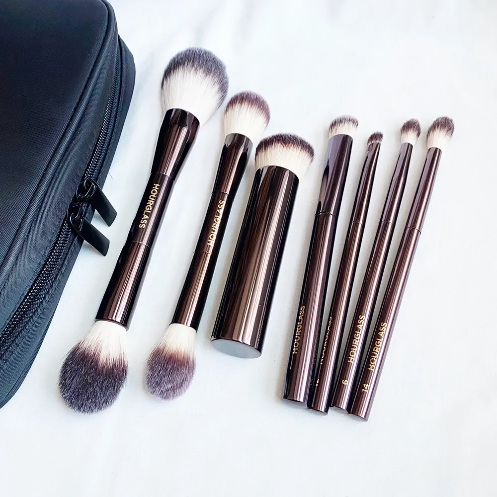 Outils de maquillage Ensemble de pinceaux en sablier VEGAN Voyage avec une pochette Cheveux synthétiques doux Poignée en métal Kit de pinceaux cosmétiques de luxe 230822