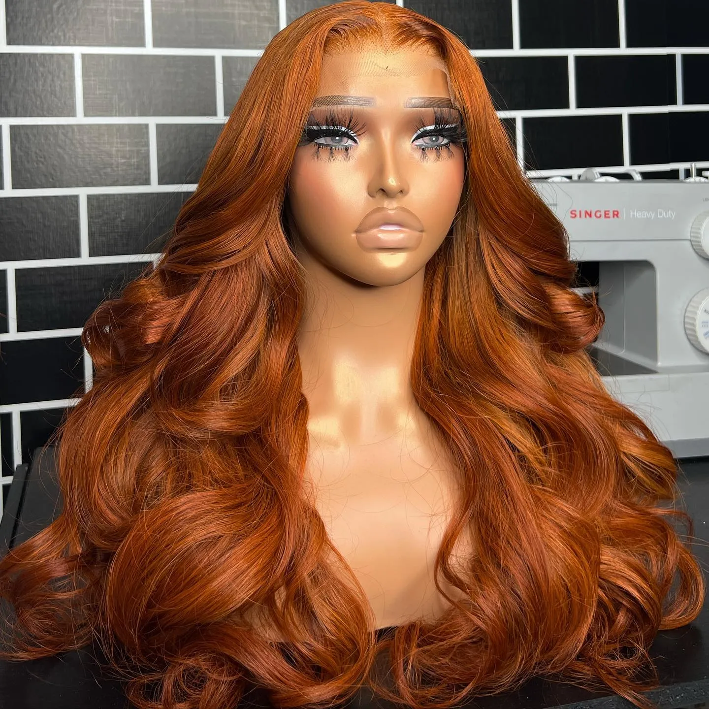 Orange Ginger Body Wave Spets Front Wig Transparent föregångad med babyhår 13x4 Frontal peruker Mänskligt hår peruk till försäljning