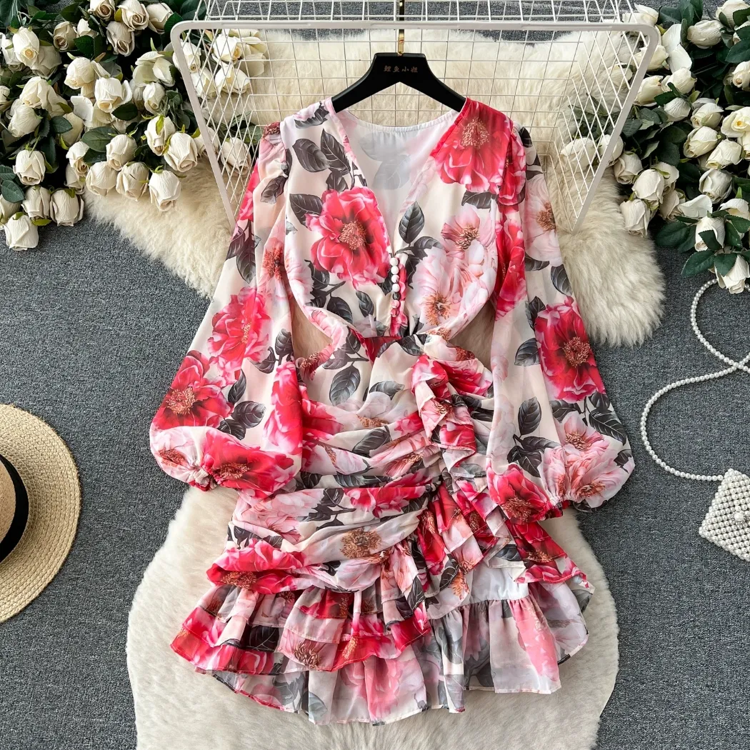 Vestido floral estilo europeu e americano verão manga bolha pregas design irregular nicho e saia curta exclusiva