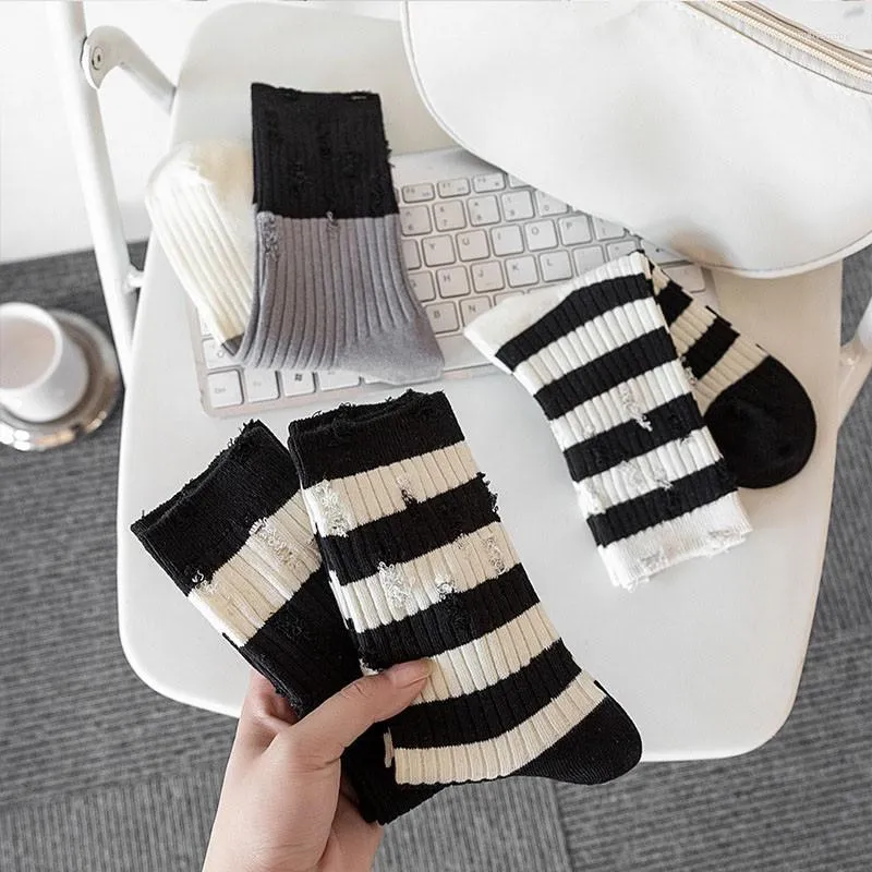 女性の靴下トレンディホールbe食black black white matching Stripesファッションシンプルな用途の快適な通気性パイルv218