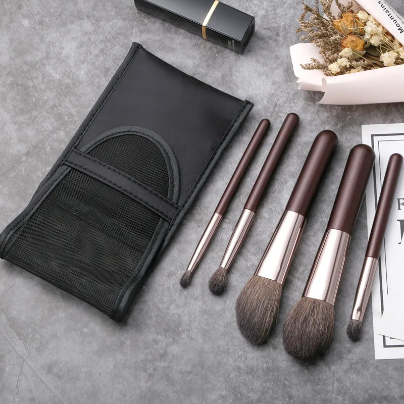 Makeup Tools Professional Handmade Portable Mini Brush 5pc Soft Goat Hair Powder Eyeshadow Birchwood Handtag Make Up Borstes 230822