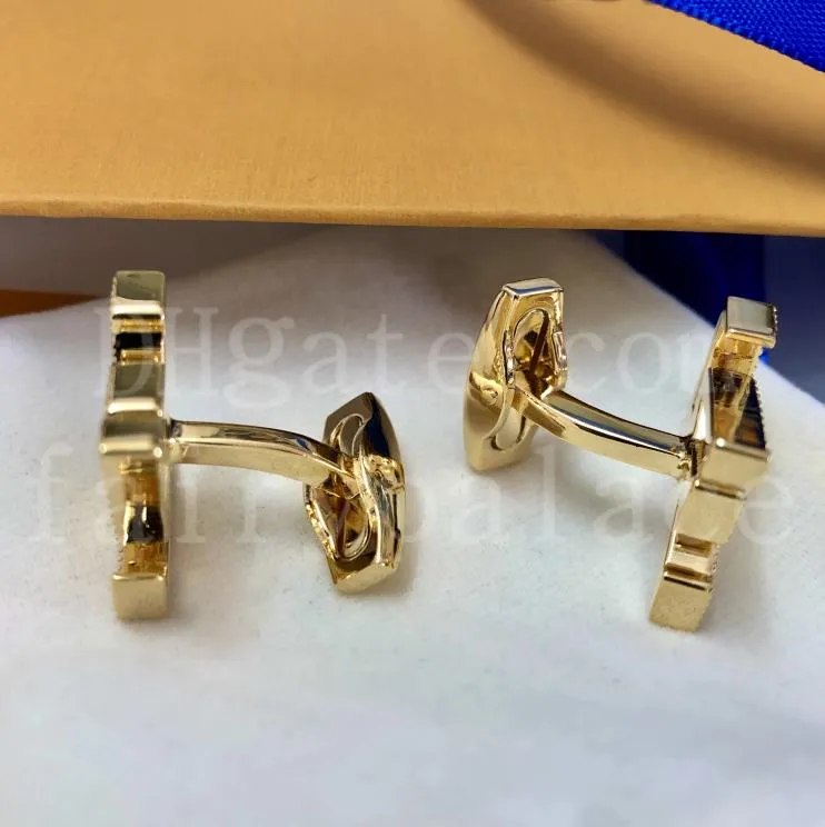 2023 جديد الفاخرة سحر مصمم أزرار أزرار كوفلينكز الكلاسيكية French French Mens Cufflinks بدلات إكسسوارات الموضة المحايدة هدايا الحفلات عالية الجودة بالجملة