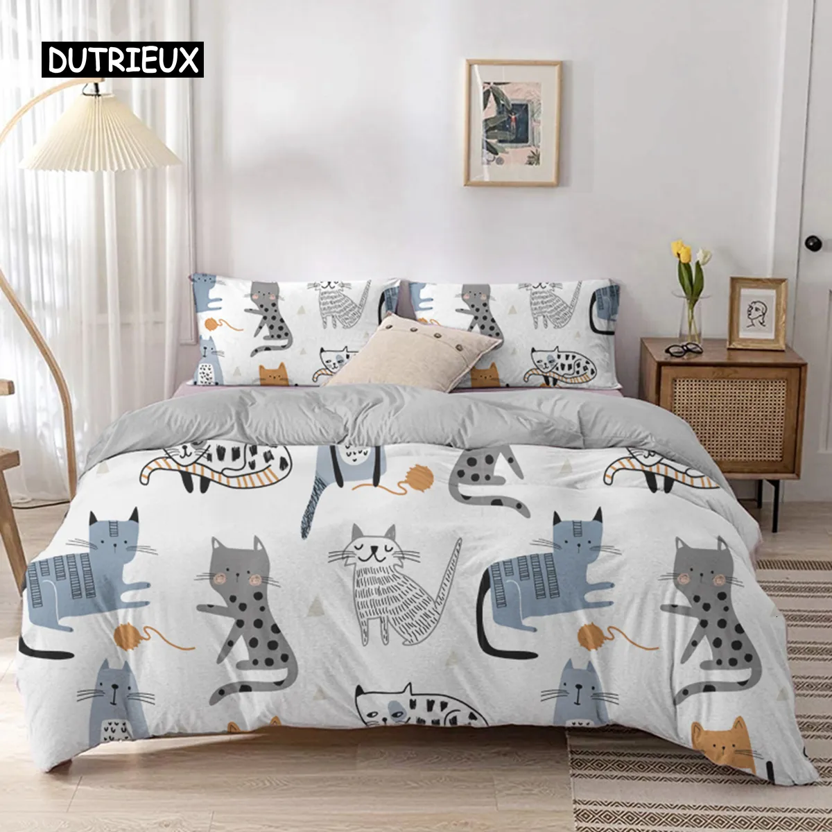 Cute Cartoon Cat Bedding Set: Soft Animal Print Duvet Cover with