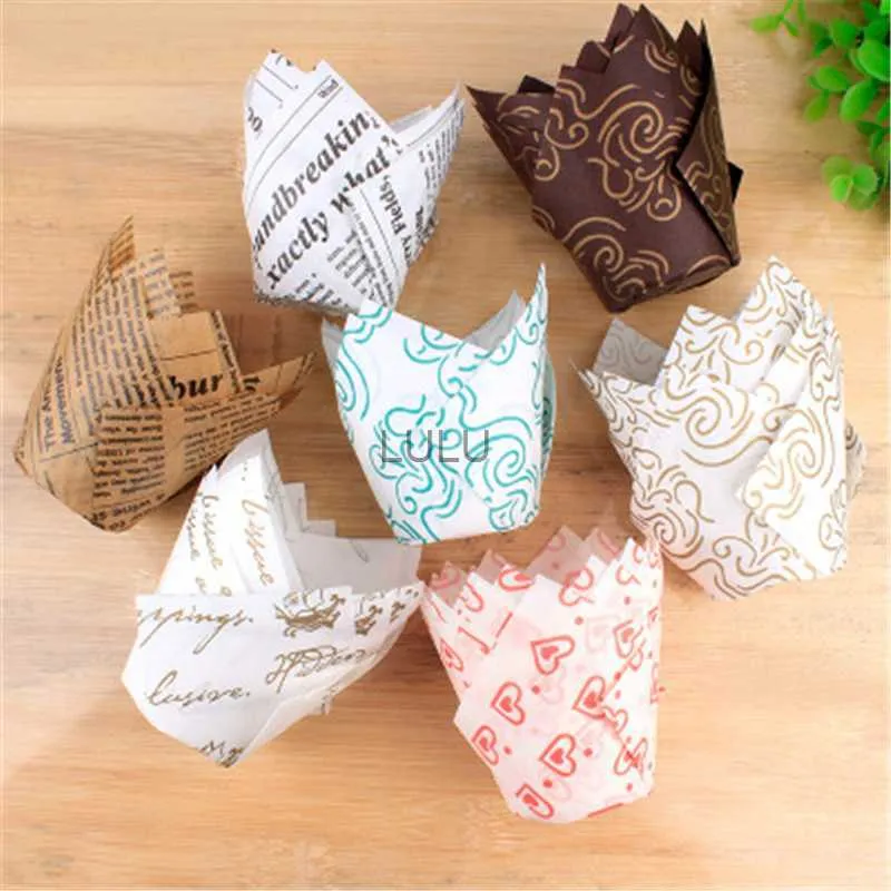 50pcs babeczka papierowa kubek odporna na olej naftowa wkładka do pieczenia taca Tray Case Wedding Party Caissettes Paper Paper Cake Dekorowanie Narzędzia HKD230810