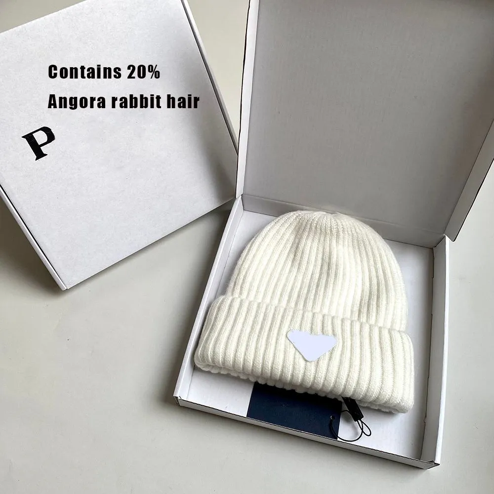 Designer kaninhår stickad hatt innehåller 20% angora kaninhår som ett måste för vindtät och utomhusvärme på vårens höst och vinter