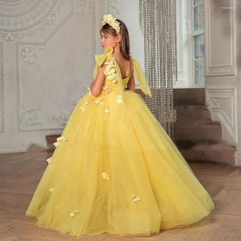 Девушка платья желтым шариковым платьем для цветочного платья Scoop Nece Randeveless Bow Flower