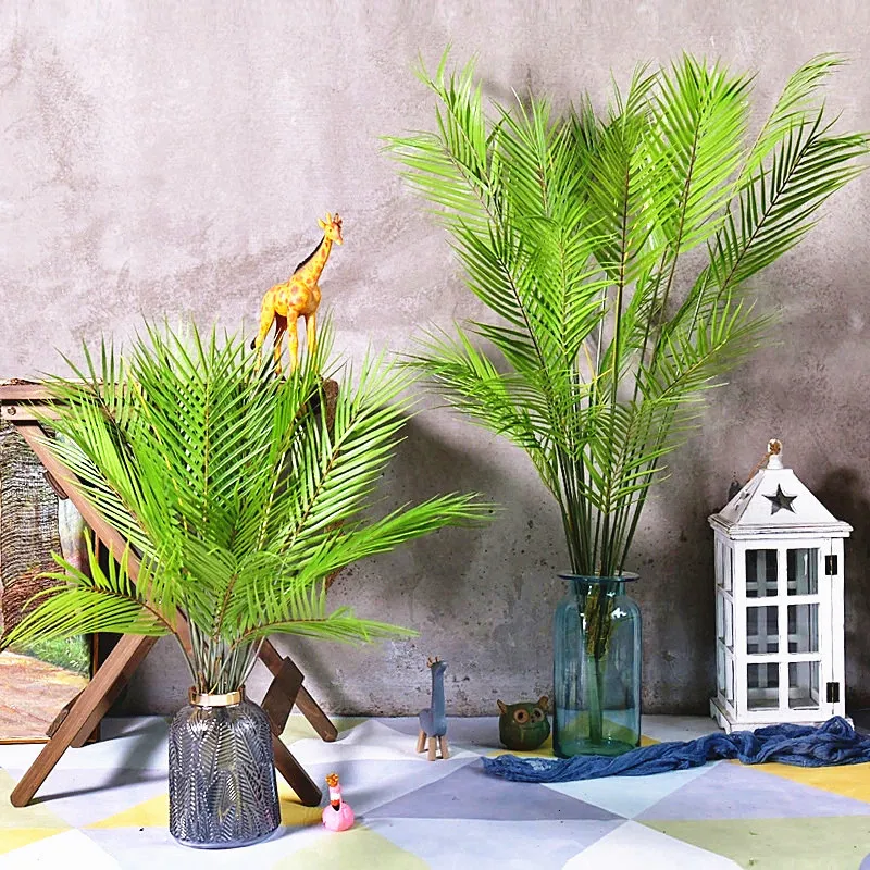 Faux Floral Greenery 70125cm Artificial Large Rare Palm Tree Green Realistic Tropical Plants Indoor Plastic Fake Tree Home el Christmas Decorat 230823