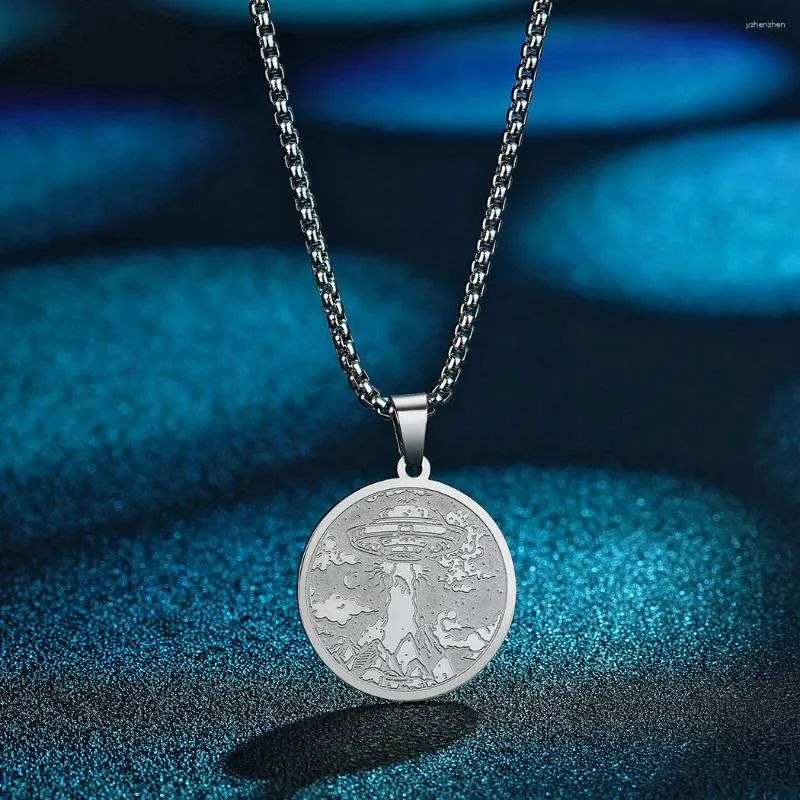 Pendentif Colliers Todorova Laser Gravé UFO Acier inoxydable Alien Collier rond pour femmes hommes bijoux mystiques cadeau unique