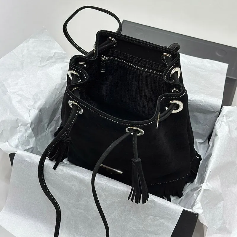 Designer Leather Tassel Bucket Bag For Women Vintage Shoulder Strap  Backpack Purse With Tote And Luxury Appeal From Junzhuang, $72.54