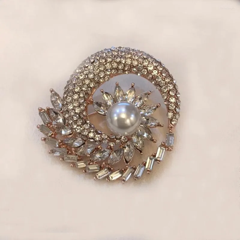 Brooches Fashion High Quality Rhinestone Snails Brooches/ 2023 Flower Pearl Broches For Women/brosche/broszka/wholesale