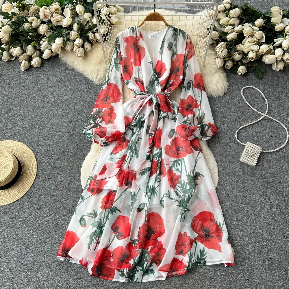 2024 Spring and Summer Thin Chiffon tryckt klänning i midjebandshow Slim Temperament V-Neck Lantern Sleeves Retro Long kjol