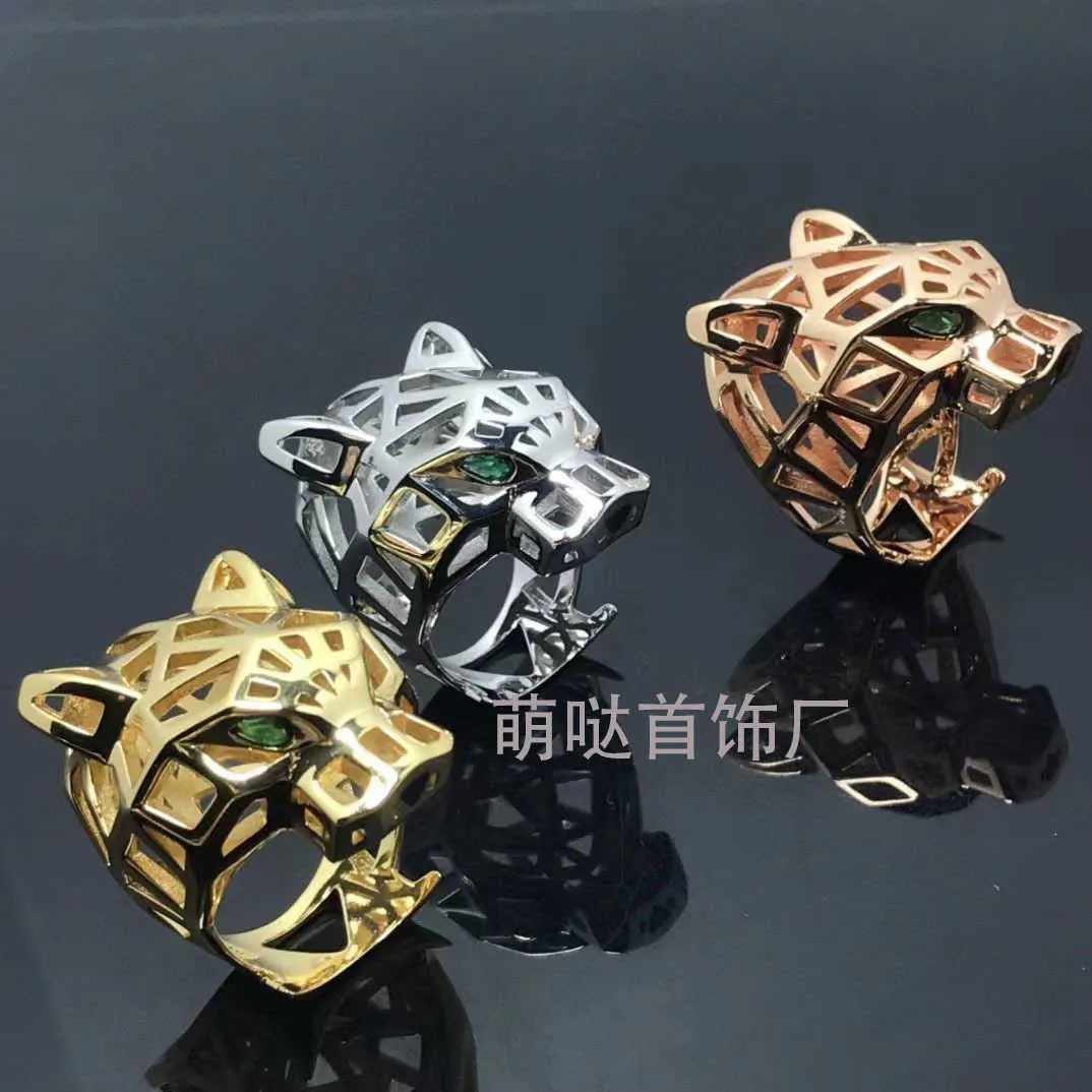 Designer Charme Carter V-Gold übertriebene High-End-dreidimensionale, hohle grünäugige Leopardenkopfring Personalisierte Herren und Damenindexfinger