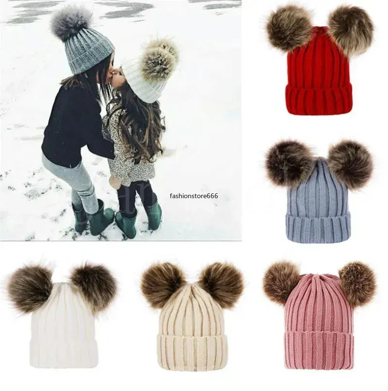 Kinderen baby gebreide hoeden winter gebreide vaste haak hoed warme zachte pom pom beanies dubbele haarbal hoeden buiten slouchy petten