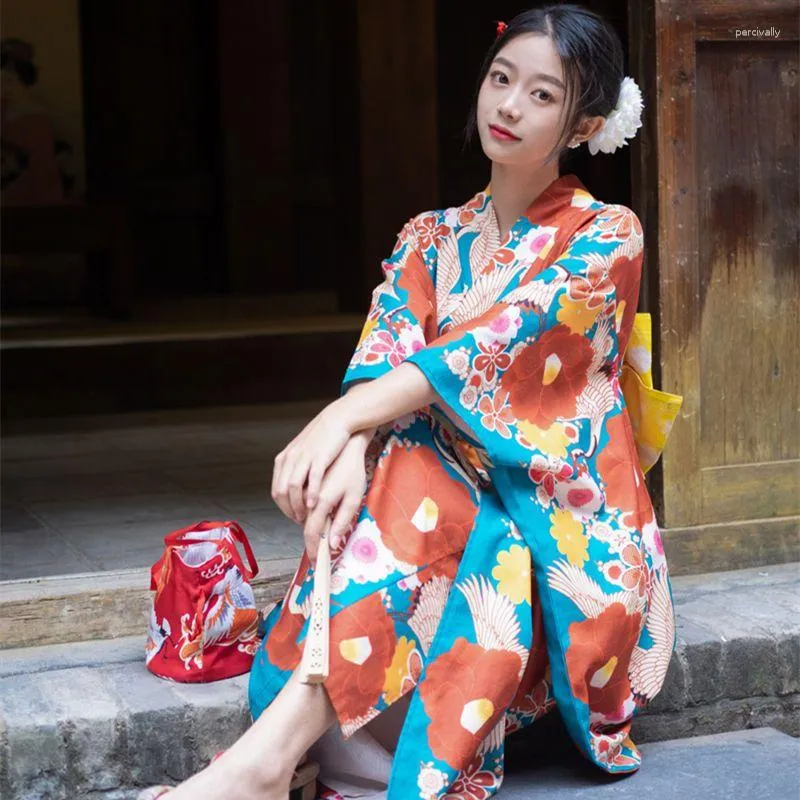 Vêtements ethniques Robe de kimono japonaise traditionnelle Vintage Femmes Yukata Kimonos Robe de peignoir Robe élégante Geisha Cosplay Costumes Sweet Party