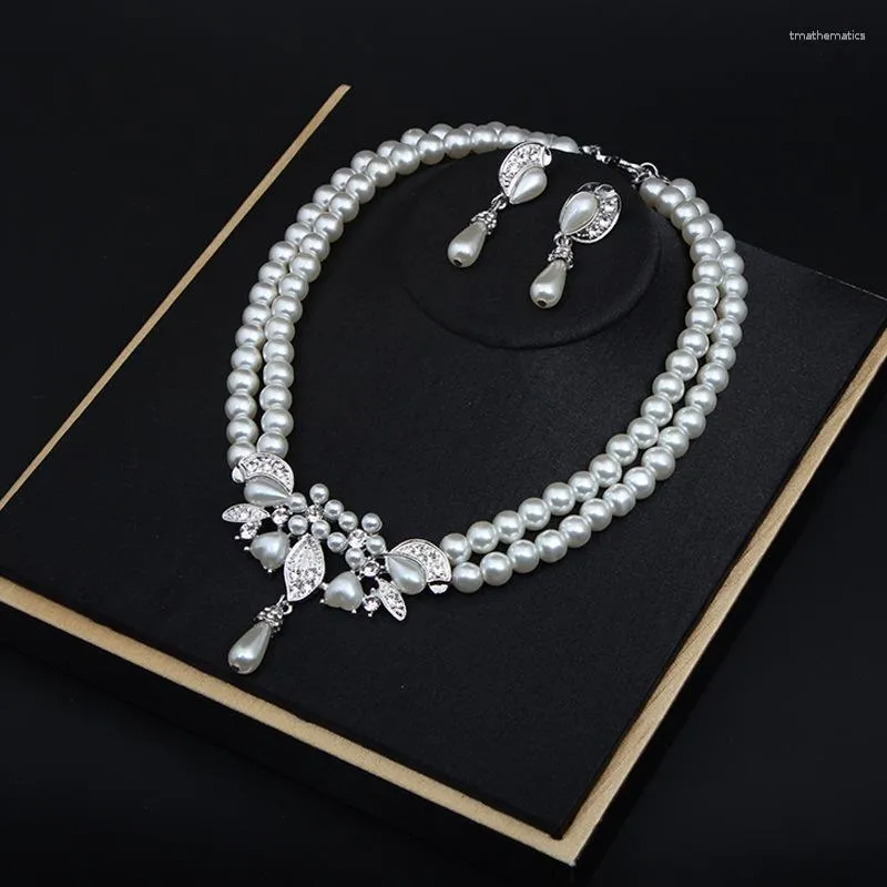 Ketten eleganter Strass -Perlen -Drop -Halsketten Ohrringe für Frauen Braut Hochzeit Schmucksets Geschenke Einfache Blumenketten Halsketten Kragen