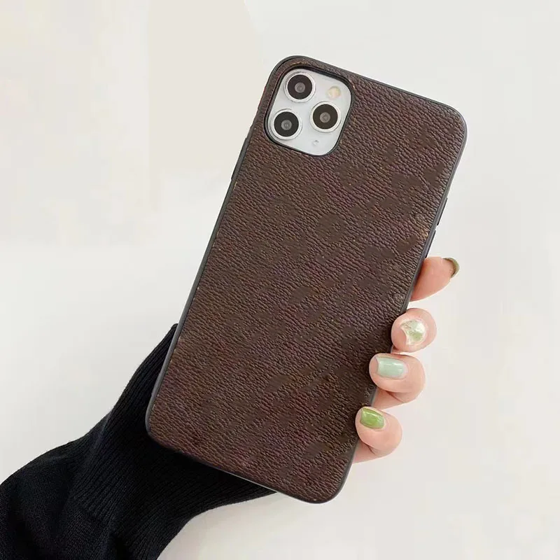 Apple iPhoneのデザイナー携帯電話ケース15 15 13 12 Pro Max XR XS 7 8 Plus Luxury PU Leather Floral Grid Print TPUモバイルカバーシェルFundas Coque Brown Small Flower