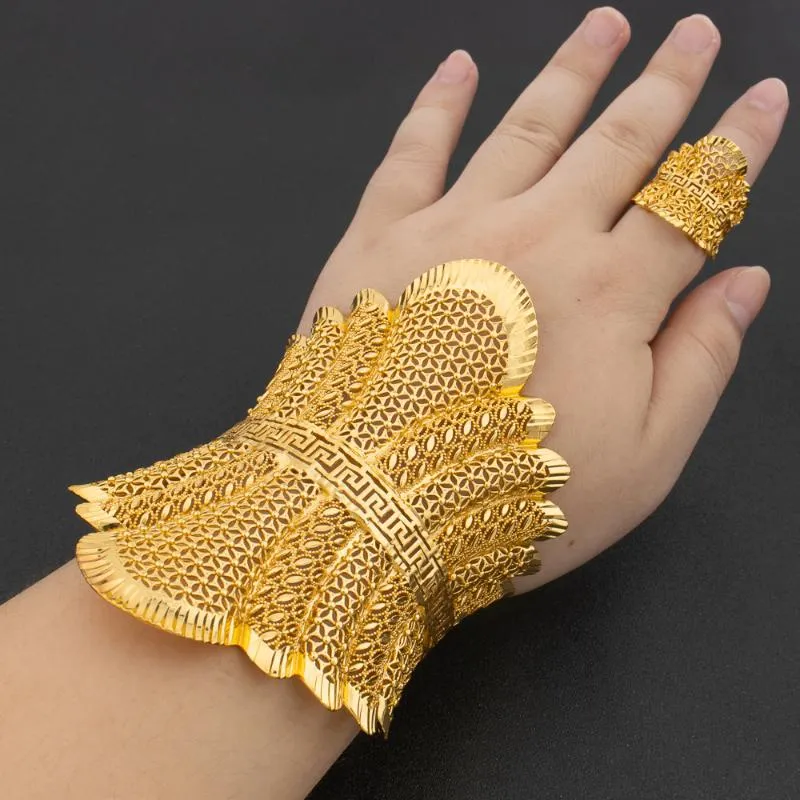 Adrika Slave Bracelet – Swashaa
