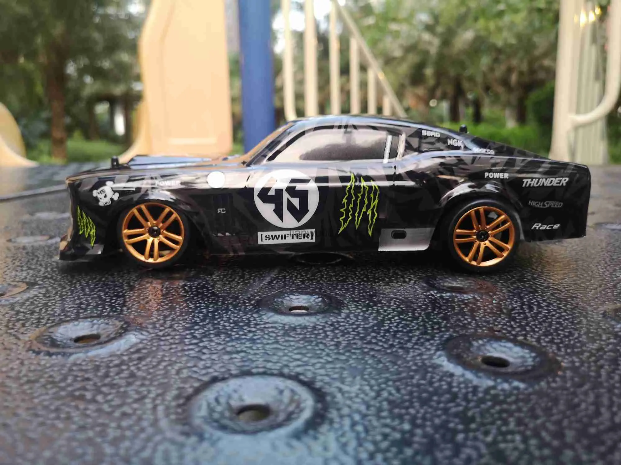 Elektrik/RC Araba 118 Yetişkin Profesyonel Drift Araba Yüksek Hızlı 50kmh 4WD RC Araç Çocuk Oyuncak Araba GTR Racing Araba RC Hediye Çocuklar İçin Oyuncaklar X0824