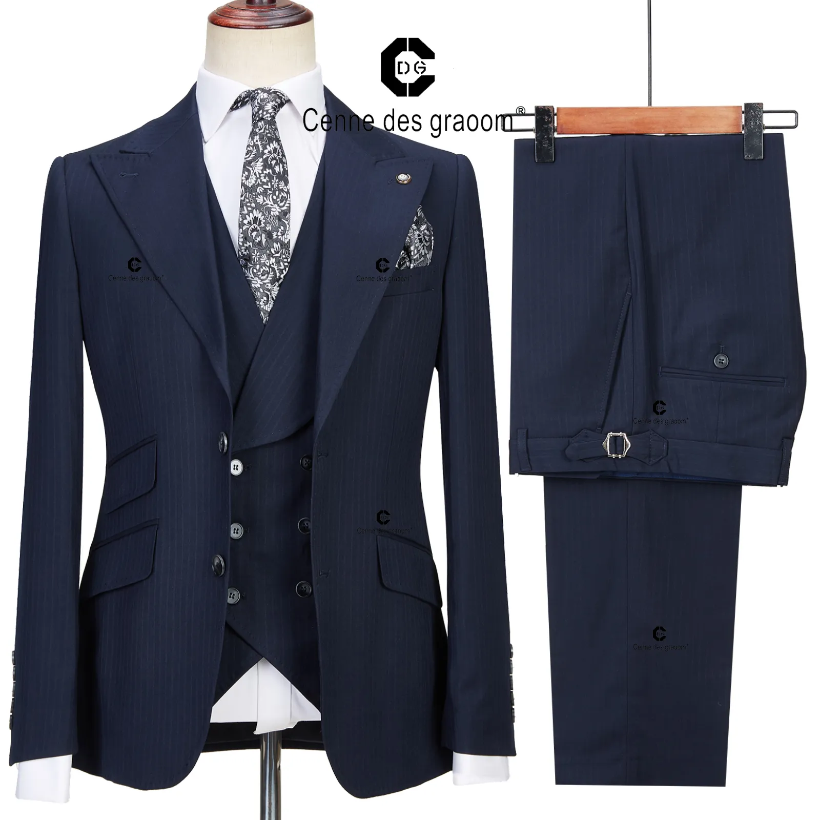 Costumes pour hommes Blazers Cenne des Graoom Bleu Foncé Pinstripe 3 Pièce Classique Hommes Blazer Gilet Pantalon Revers Formel Affaires Robe De Mariée 230824