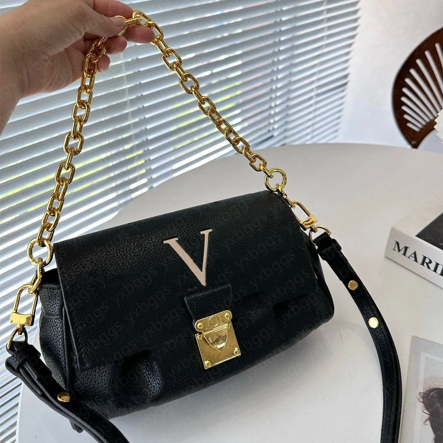 Designer crossbody axel purses kvinna handväska högkvalitativa väskor äkta läder multipel färg kedja väska handväska klaff hobo armhåla handväskor för flickor