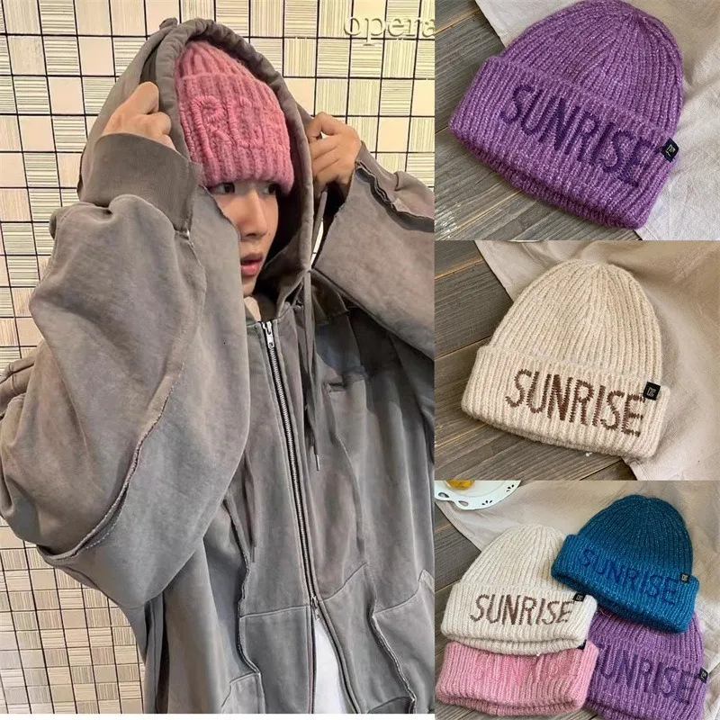 Beanie Skull Caps Korean Winter Product Embroidered Letter Knitted Hat Men and Women Versatile Trend Thickened Warm Skullies Beanie Bonnet 230825