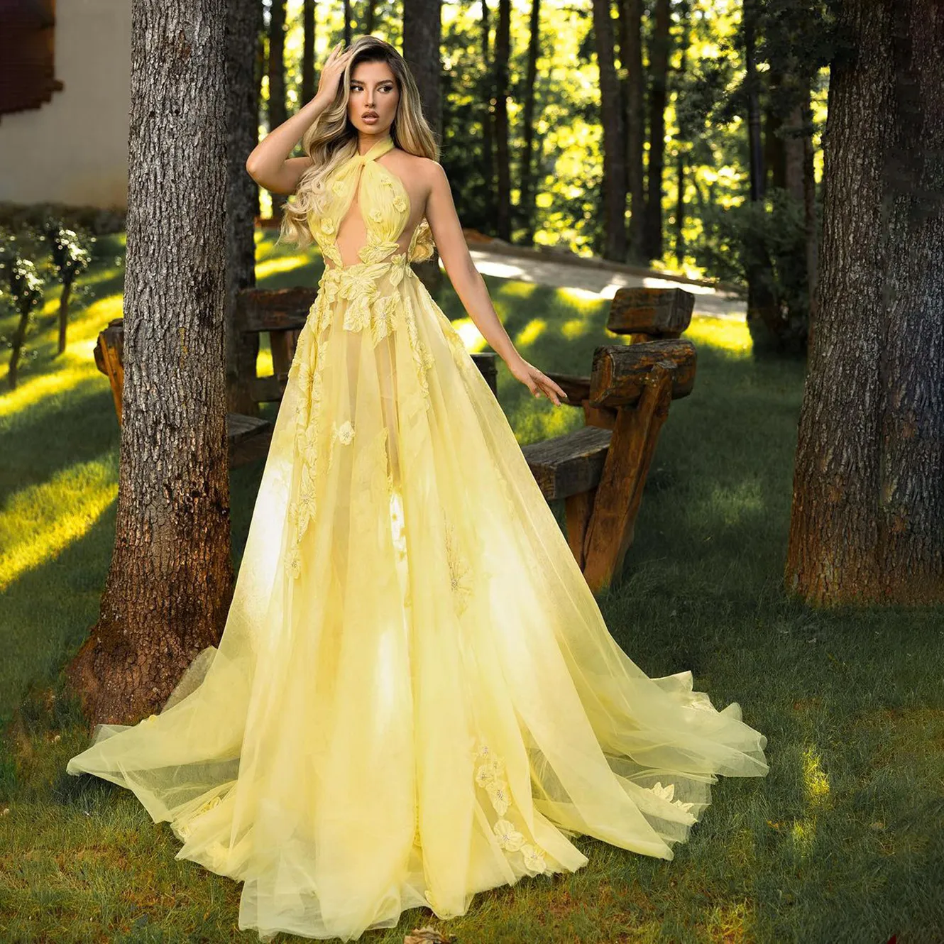 Verão sexy brilhante amarelo jardim vestido de noite nova linha a tule lllusion vestidos de noiva escova trem robe vestido de noiva tamanho personalizado D-H232802