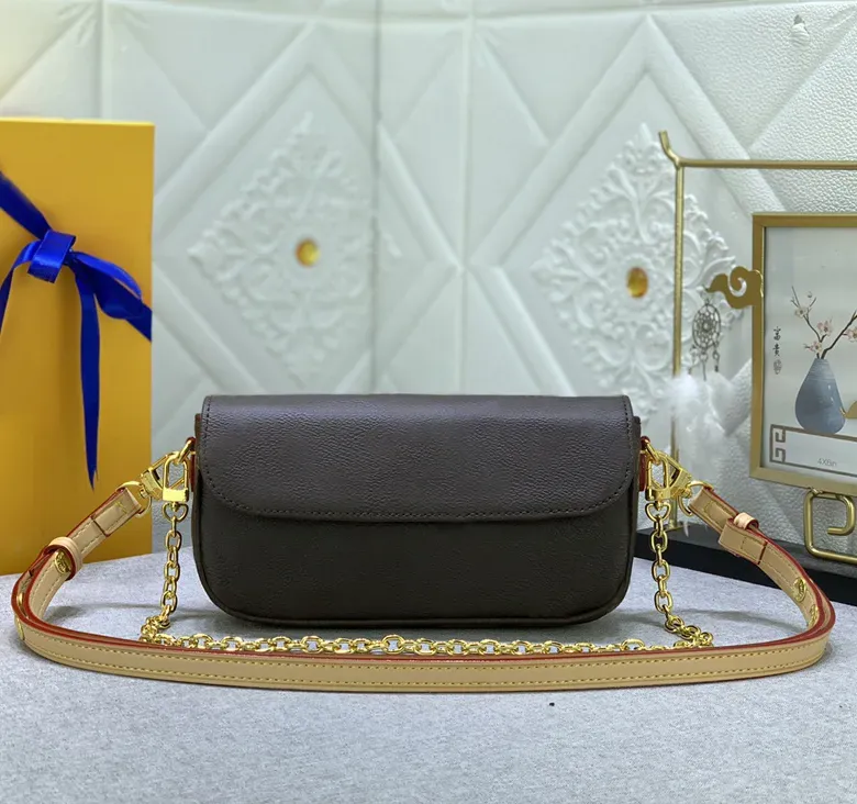 223 Designer womens shoulder bag luxury mini handbags flower letter chains messenger bags Top quality leather crossbody ladies Sac Recoleta fashion