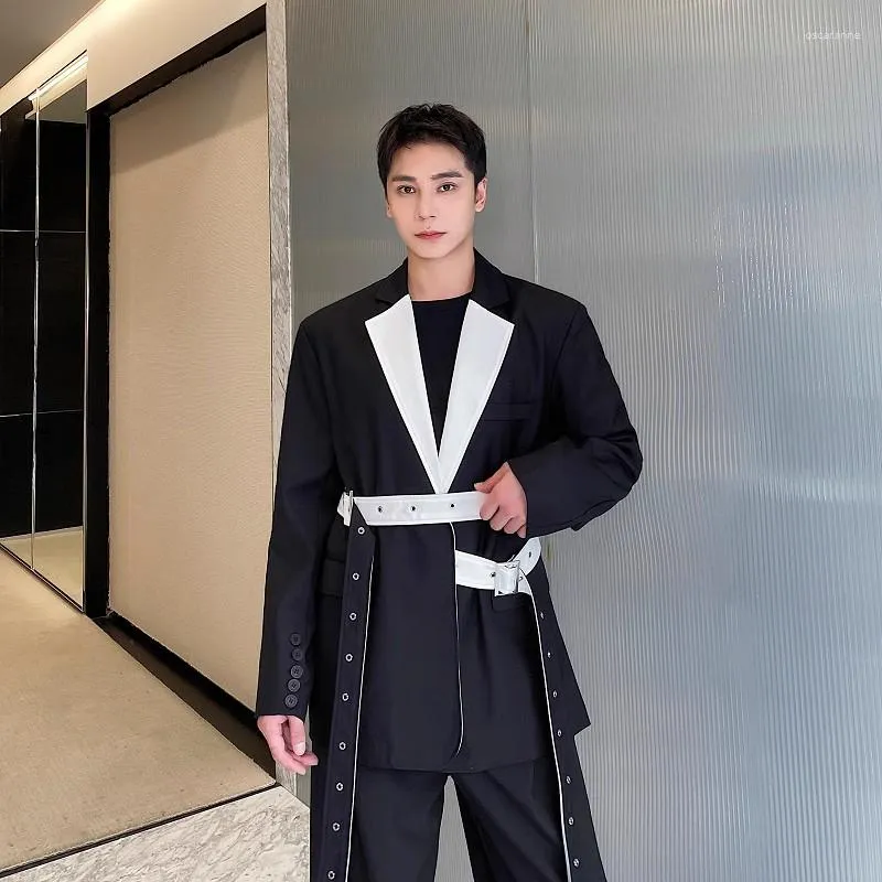 Mäns kostymer 2023 Autumn Ribbon Bandage Design Kontrast Färg Casual Blazer Mens Fashion Elegant Suit Jackets