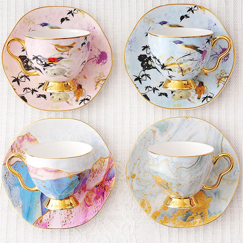 Tasses Tasse à café et soucoupe en porcelaine d'os européenne, ensemble de tasses à thé britanniques de l'après-midi, en porcelaine dorée, cadeau d'anniversaire et de mariage 230825