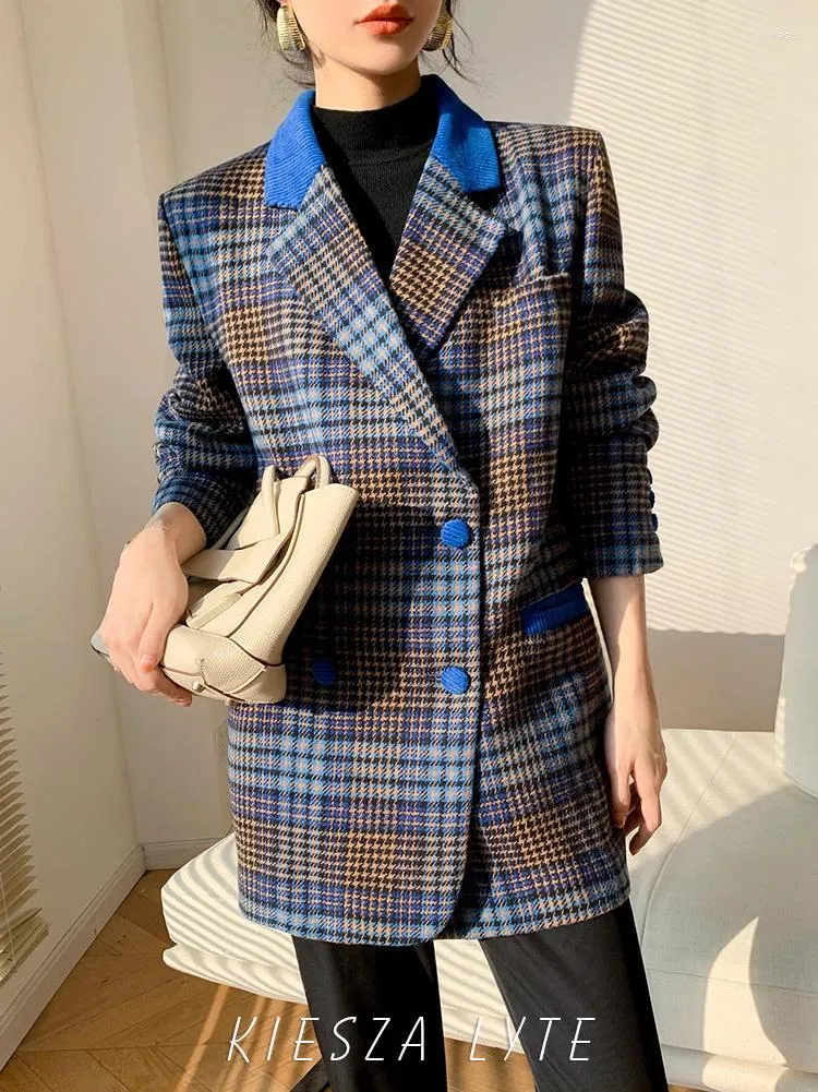 Abiti da donna Blazer di lana Cappotti scozzesi blu 2023 Autunno Inverno Vintage Patchwork Tweed Velluto a coste Giacca a quadri Wild Lady Outwear