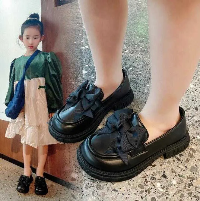 Flat Shoes Kids Leather Shoes retro Hollow Soft Bottom Loafer Girls Princess PU не скользящие детские туфли.