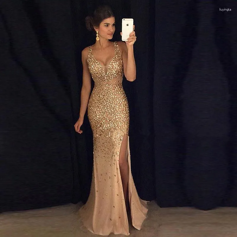 Casual klänningar 2023 Kvinnkläder Elegant V Neck Party Glitter Split Bronzing Sexig Female BodyCon Long Dress for Wedding Evening