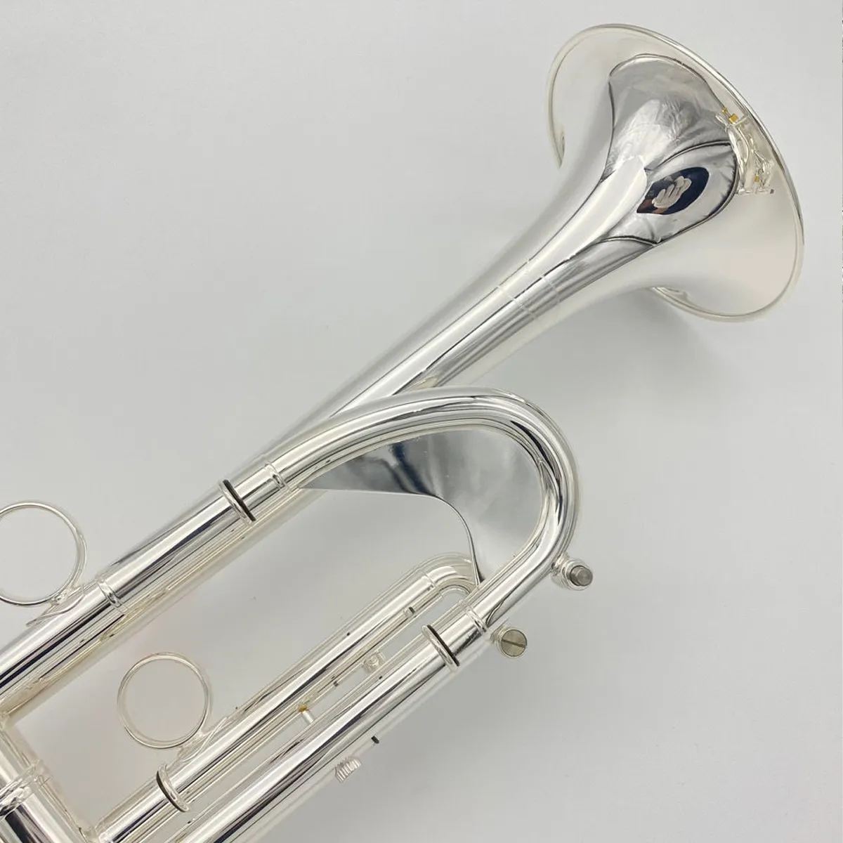 B-flat professional trumpet brass silver-plated gold-plated buttons streamlined weighted three-tone trumpet instrument horn