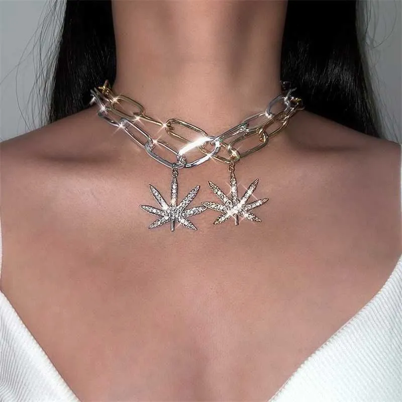 Pendanthalsband Punk Chunky tjock metalllänkkedja Halsband Choker Shiny Maple Leaf Rhinestones for Women Statement Smycken 230613