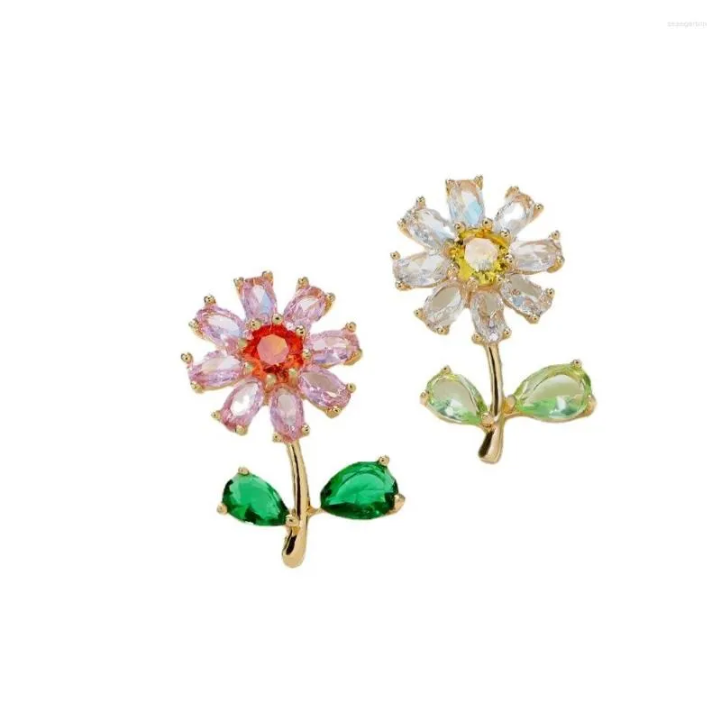 Brooches Fashion Cubic Zirconia Small Little Daisy Brooch Charm Luxury Ladies Flower Banquet Accessories Gift Jewelry