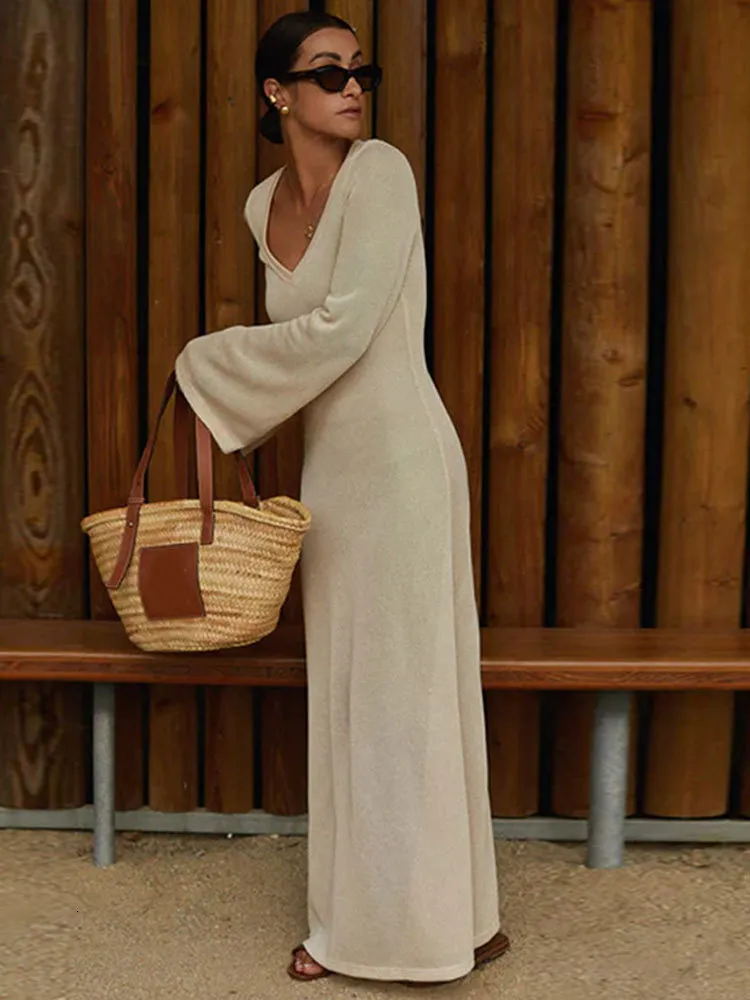 Basic Casual V Neck Knitted Maxi Dress Ankle-Length Empire Waist Polyester Viscose White Autumn 2024 from Dhgate Basic & Casual Dresses - price 49.48 Basic Casual V Neck Knitted Maxi Dress Ankle-Length Empire Waist Polyester Viscose White Autumn 2024 from Dhgate Basic & Casual Dresses - price 49.48