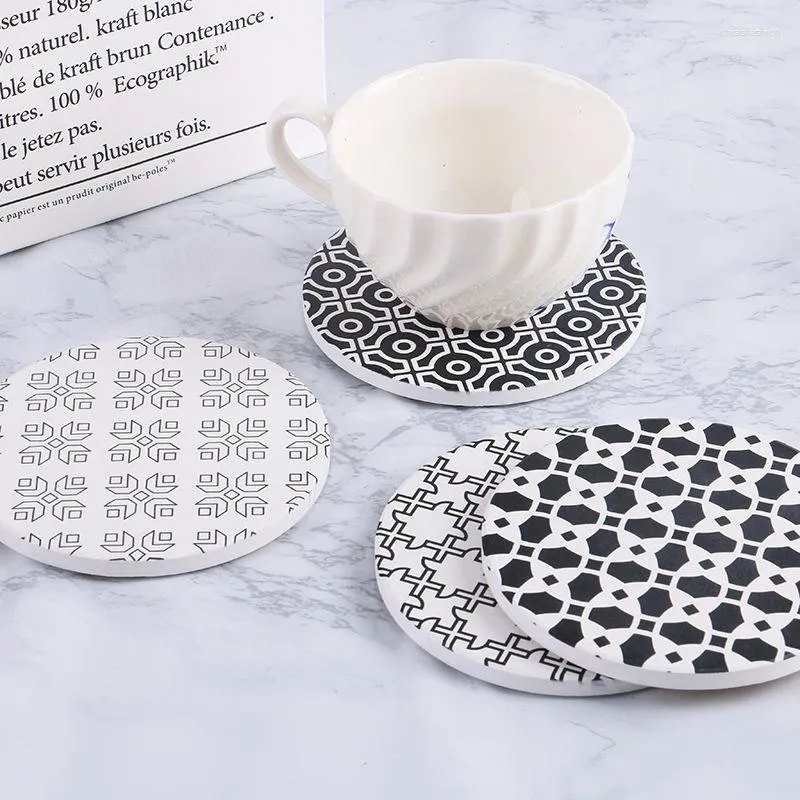 Maty stołowe Proste Ins Wind Ceramiczne Reatniki Logo Niestandardowe wydrukowane drukowane prezenty z korek