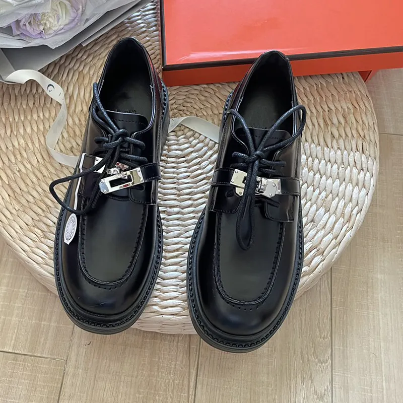 디자이너 여성 Loafer Derby Dress Shoes monolith 초콜릿 광택 가죽 로퍼 검은 운동화 브러시 플랫폼 운동화