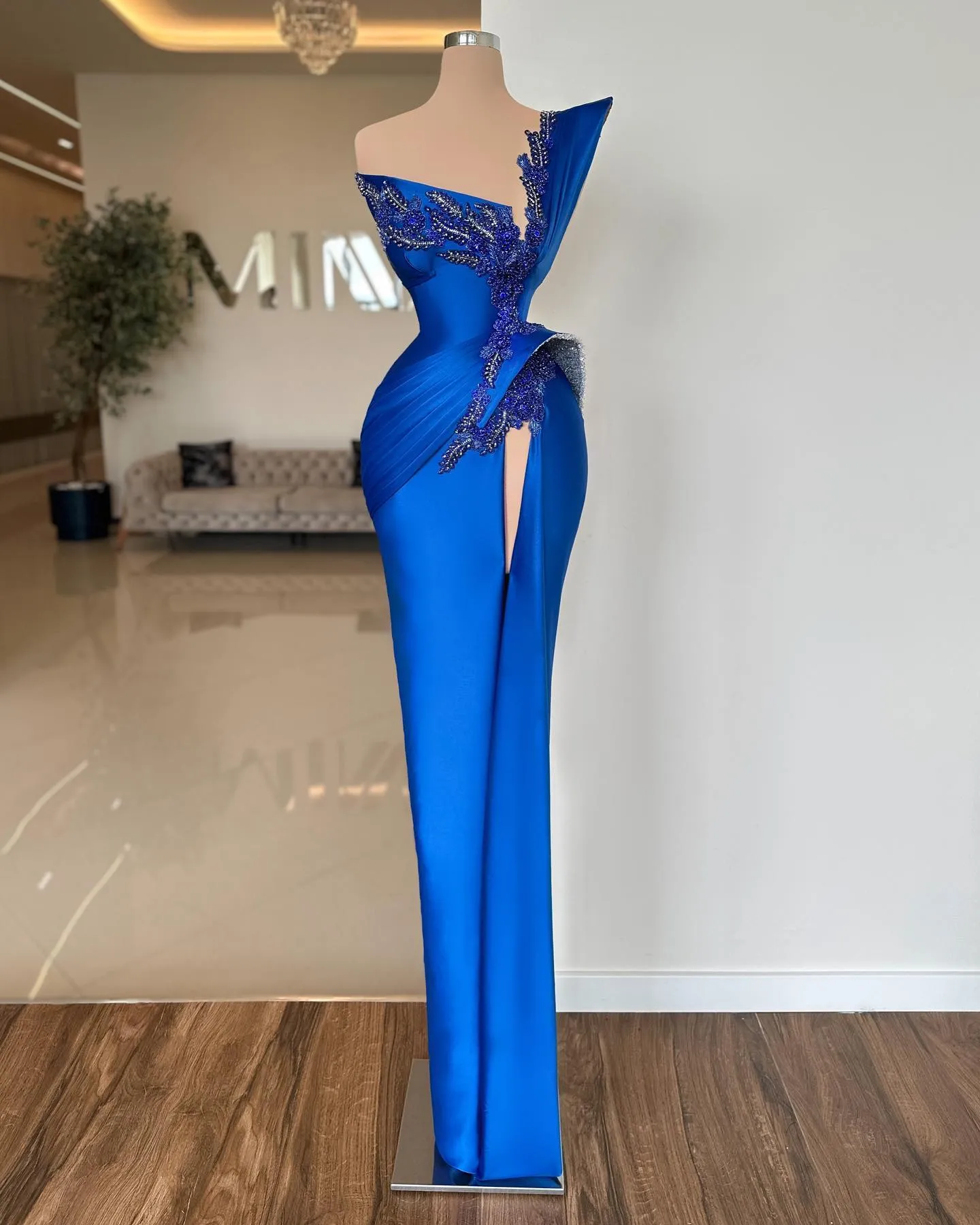 Royal Blue Satin Evening Dress with Beaded Neck, Square Neckline, Backless Trumpet Silhouette, Sweep Train Formal Long Dress from Dhgate Evening Dresses - price 368.35 Royal Blue Satin Evening Dress with Beaded Neck, Square Neckline, Backless Trumpet Silhouette, Sweep Train Formal Long Dress from Dhgate Evening Dresses - price 368.35