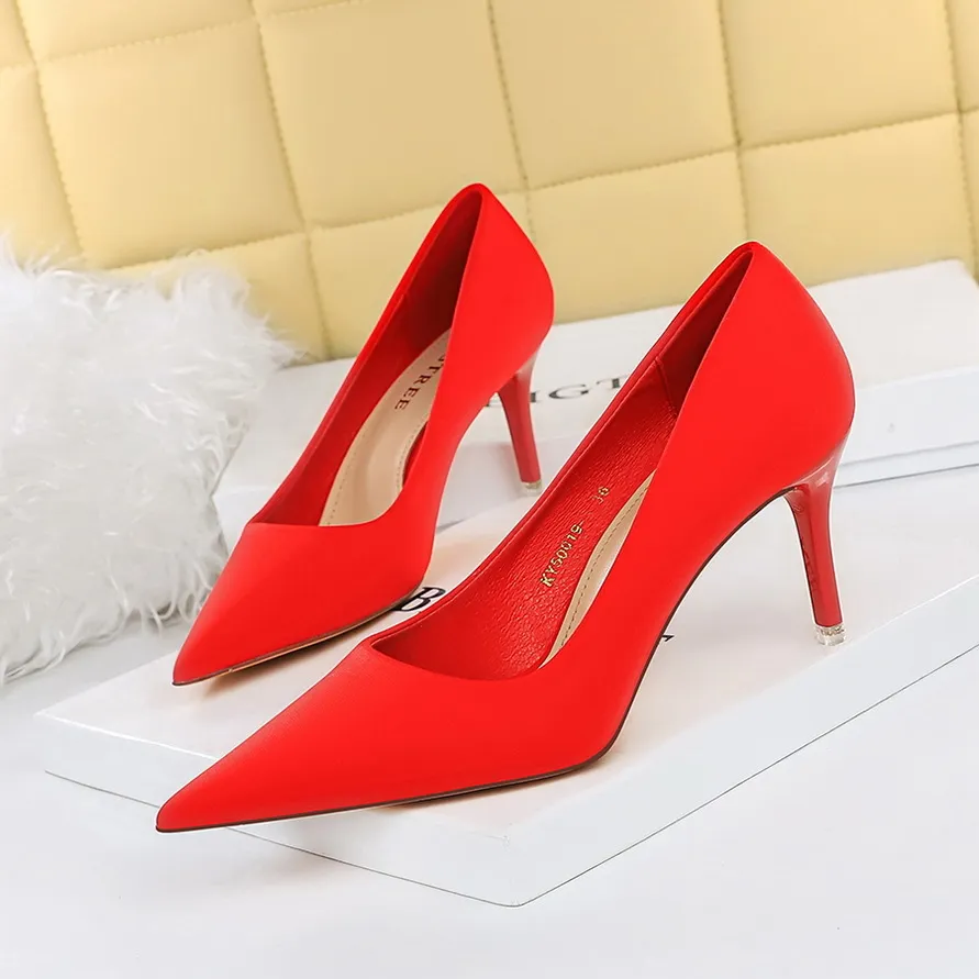 OKGD French Girl High Heels Spring New Bow Point Shallow Mouth Thin Heel  Large Size Small Size Women Shoes-Heel height 6.5cm,32 : Amazon.co.uk:  Fashion