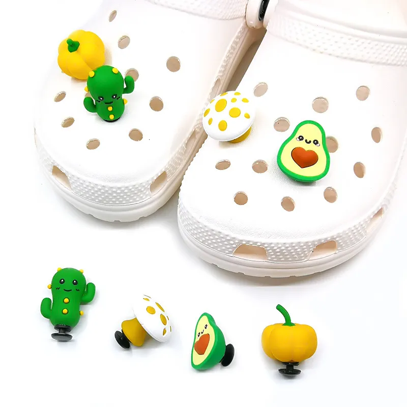 Parti di scarpe Accessori 1 PZ 3D Super Tridimensionale Fungo Avocado Cactus Zucca PVC Charms Decorazione Ornamenti Regalo per bambini 230826