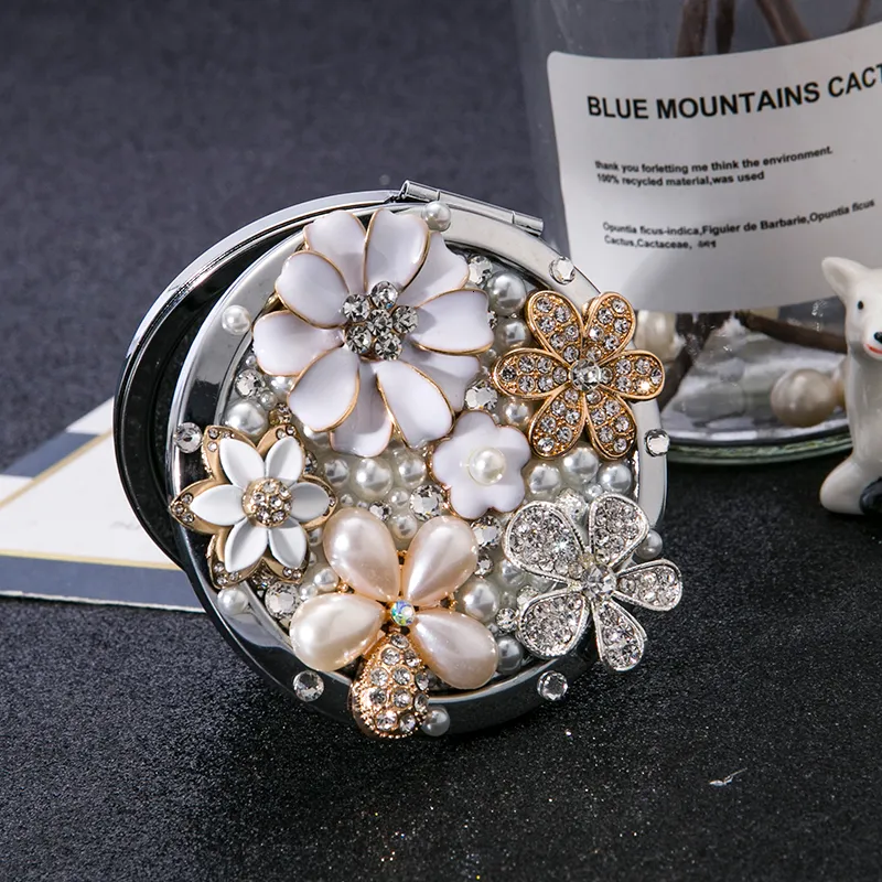 Compact Mirrors Mini Pocket Cosmetic makeup mirror Party Favors Christmas Gift Pearl Crystal Flower Foldable Magnifying Compact Mirror Makeup 230826