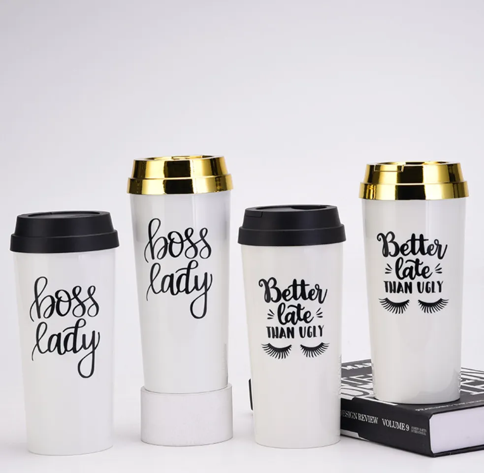 A mais recente caneca de café de palha de plástico de dupla camada portátil com isolamento térmico de 15,2 onças, muitos estilos para escolher e qualquer logotipo pode ser personalizado