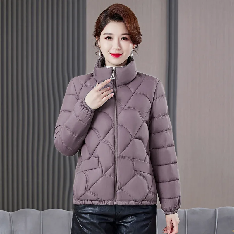 Zimowe ciepłe bawełniane ubrania, dostępne w różnych kolorach dla w średnim wieku i starszym stojącym kołnierze damskie codzienne wypoczynek w fabryce sprzedaży bezpośredniej dużej wielkości