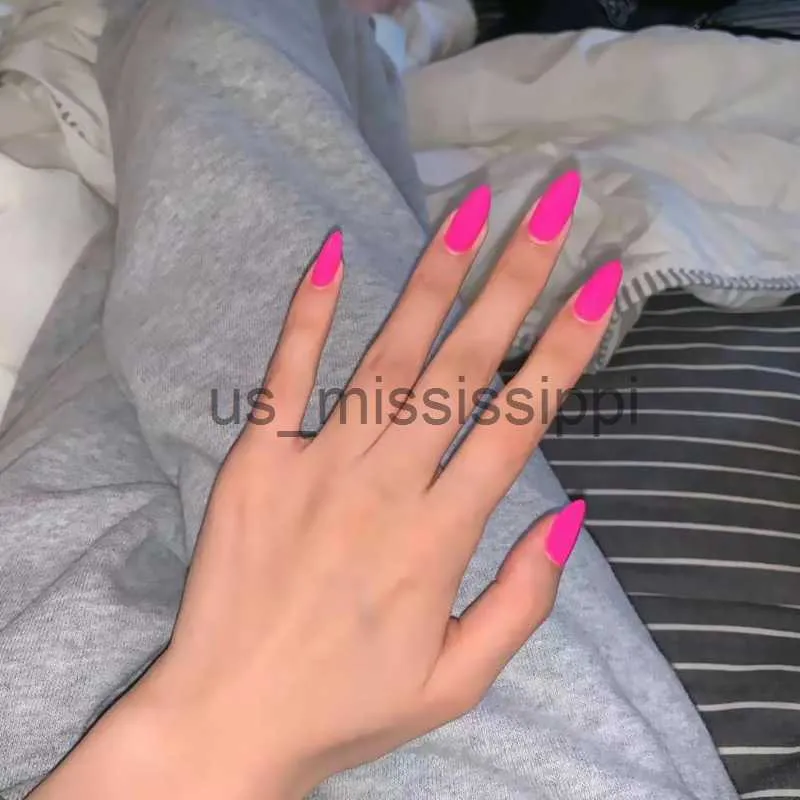 Unhas Falsas 24 Pçs / Set Matte Hot Rosa Falsas Unhas Reutilizáveis Destacáveis Ultra Finas Oval Frosting Falsas Unhas com Fita Adesiva Cola Adesivo X0826