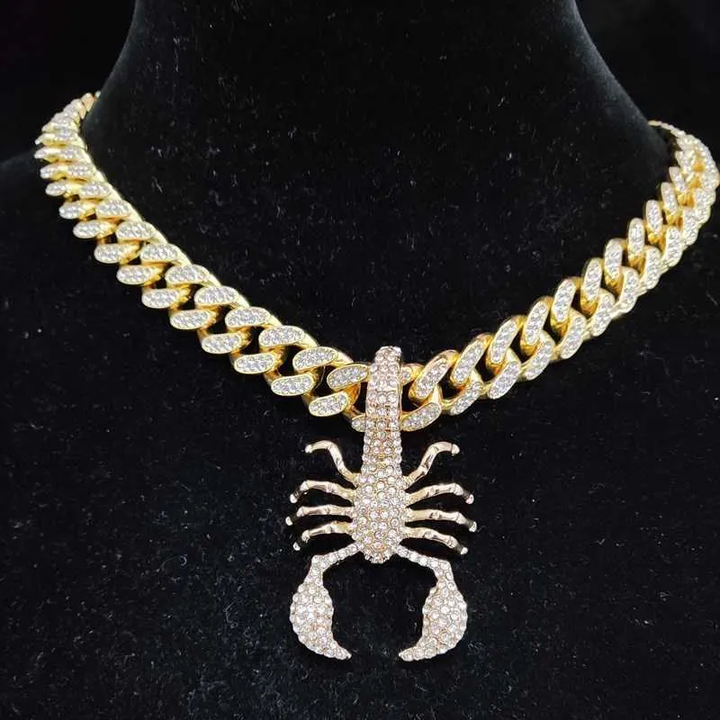 Подвесные ожерелья мужчины Женщины хип -хоп -скорпион с 13 мм хрустальной кубинской цепной цепь заморожены, блаженные хип -хоп модные ювелирные украшения 230613