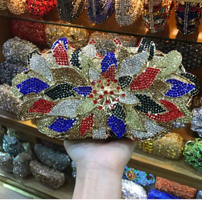 Evening Bags green/gold/silver/blue Women Crystal Hollow Out Clutch Floral Clutches Wedding Bridal Hand Bags Diamond Gold Hard Evening purse 230825