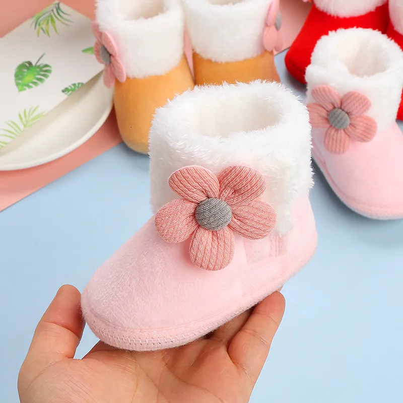 Primeiros caminhantes nascidos bebê meninas meninos botas macias sólidas pompom botas de neve infantil criança sapatos de aquecimento moda confortável 230825