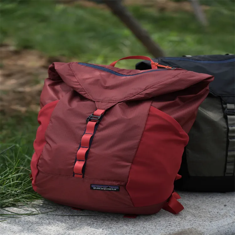 Sac à dos imperméable d'extérieur Sac à dos léger 20L Le sac supérieur d'alpinisme ultra-léger Black Hole peut accueillir le cyclisme et les déplacements domicile-travail