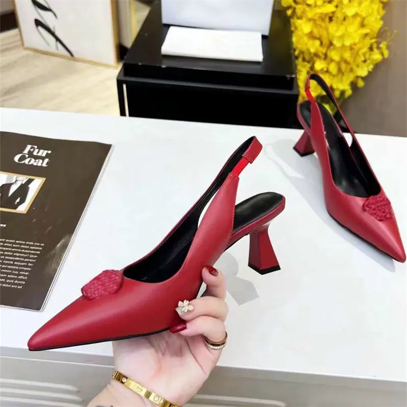100% cowhide women`s designer high heeled sandals Luxury designer pointed slippers Fashion Skinny heels Sexy Party shoes Women`s leather strap box 7.5cm high heel